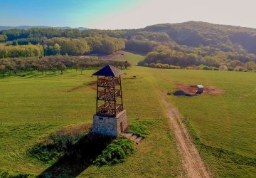 Rozhledna Na Strážné
